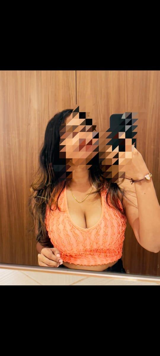 Sexy girl available now.🥵💦 Full service Rs. 6000.00