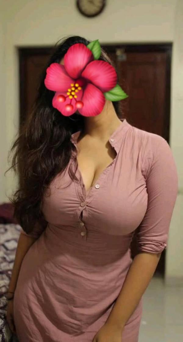 Hot Muslim girl 40 boobs Age 25 white skin