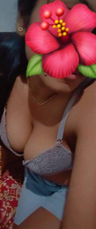 “..IM Small slim White Cam Girl…” & 24Hours available..&