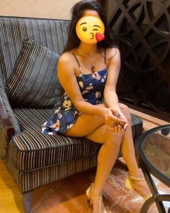 sexy tamil girl at Kollupitiya කොල්ලුපිටිය. ✅️அழகான தமிழ் பெண்✅️