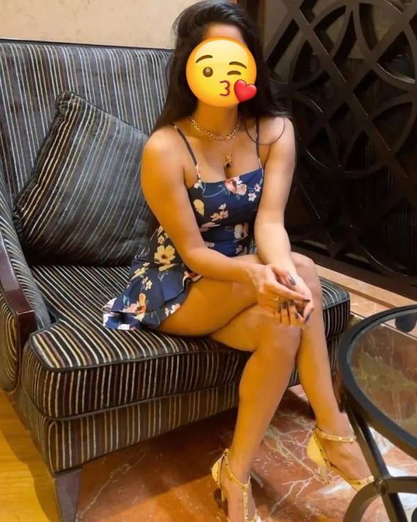 sexy tamil girl at Kollupitiya කොල්ලුපිටිය. ✅️அழகான தமிழ் பெண்✅️