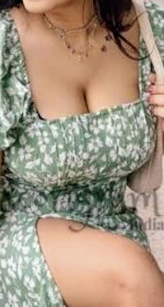 🍆 මගෙ ලගට ඇවිල්ල නෑ නේද.. ඇවිල්ල බලන්න ආස හිතෙයි 🥰