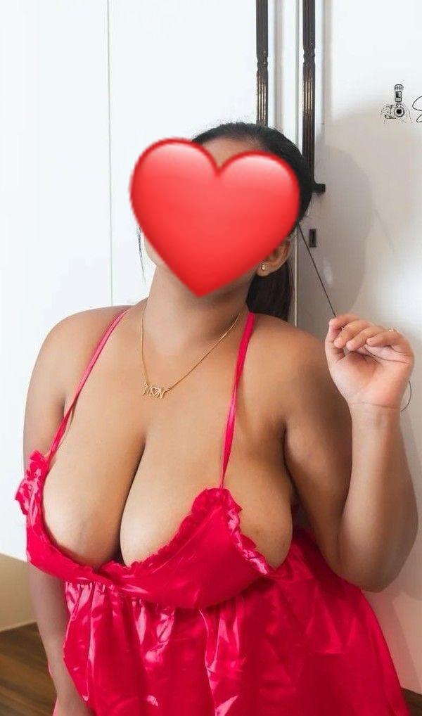 අලුත්ම අලුත් s exy toys, se xy dress එක්ක ඔයා ආස විදියට හොද fun එකක් ගන්න එන්න