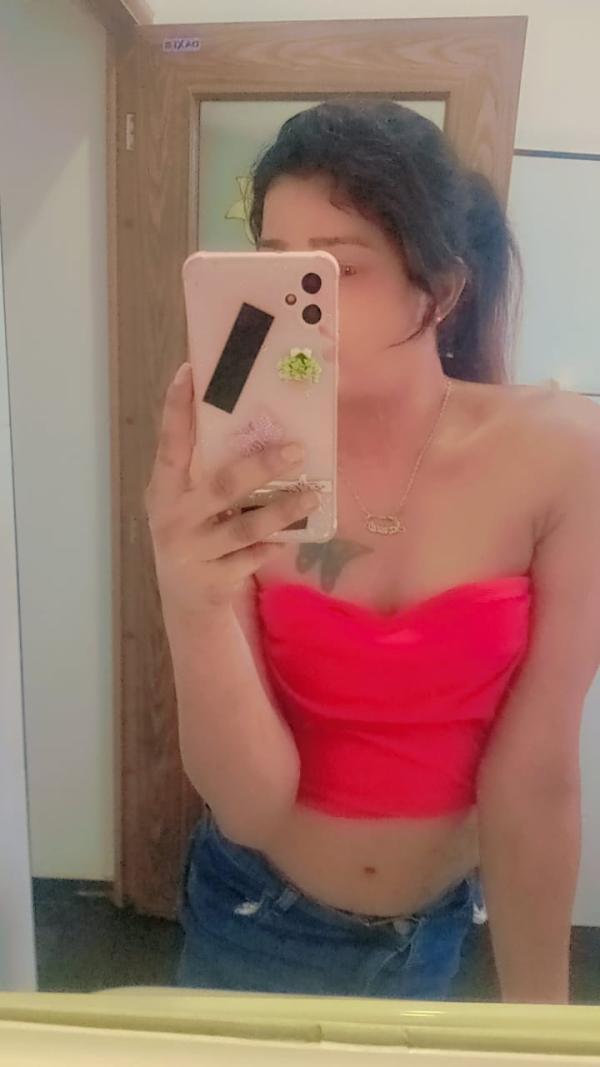 BEAUTIFUL SHEMALE FUL SERVICE