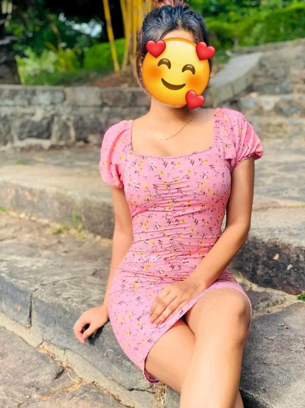 Full Service Beautiful Girl