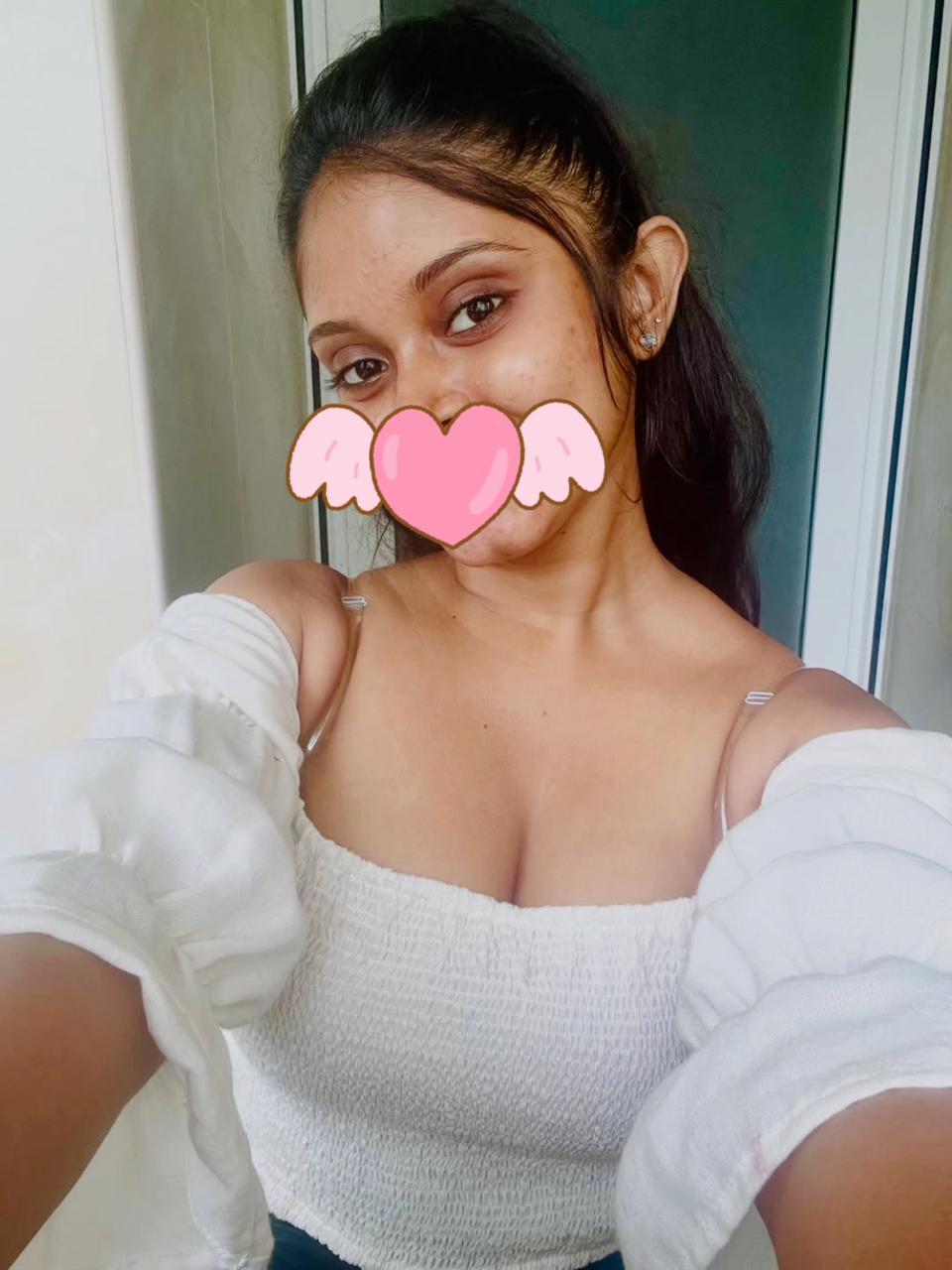 😍Hot and Genuine 💖 Girl Cam Show 😚