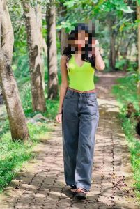 SLIM GIRL 22 YEARS OLD