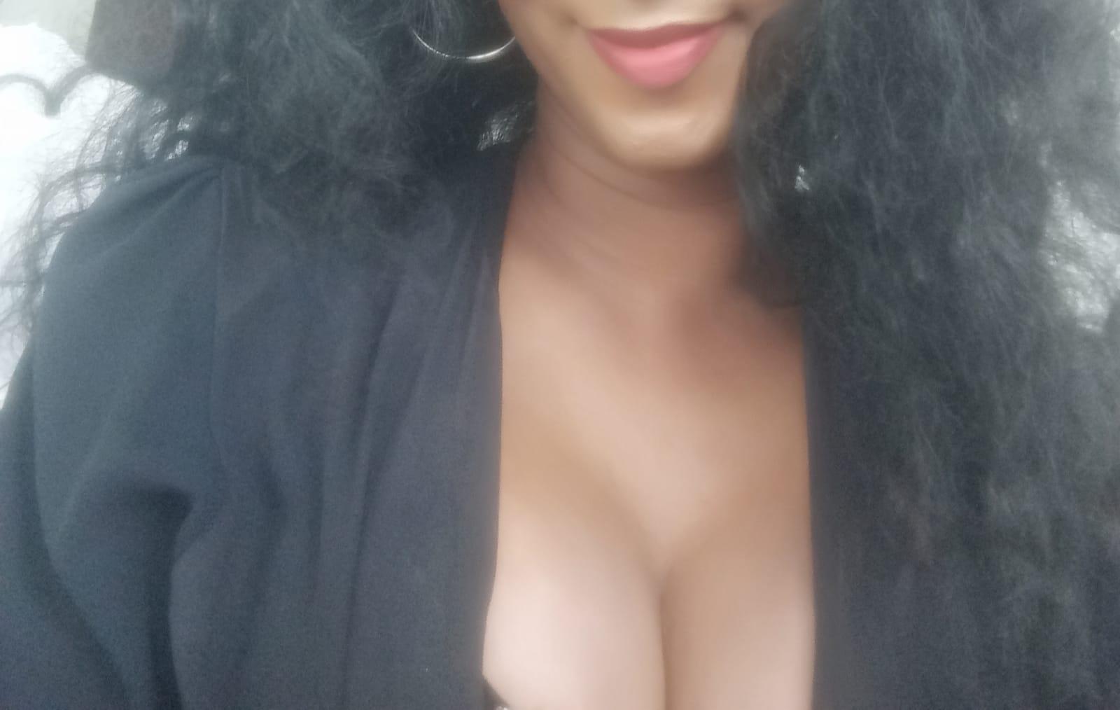 Big boobs beautiful Shemale