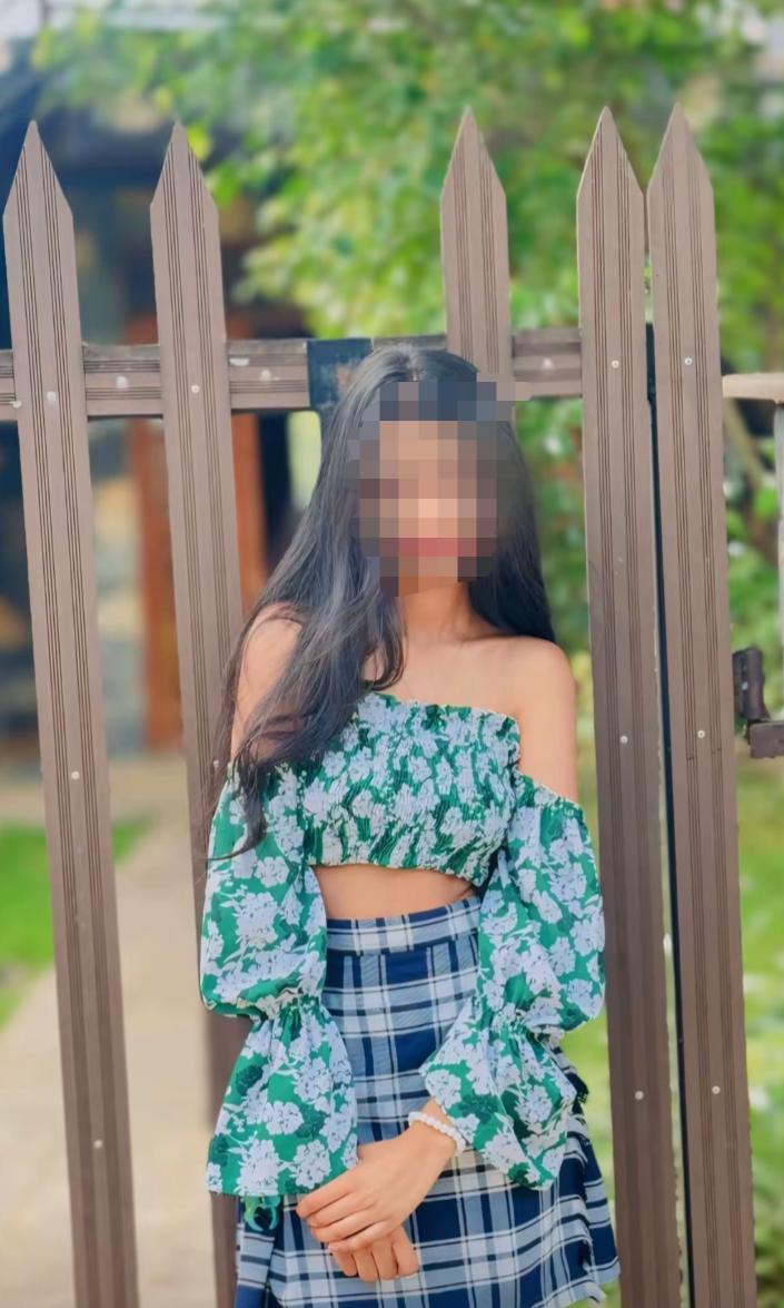 SLIM GIRL 22 YEARS OLD