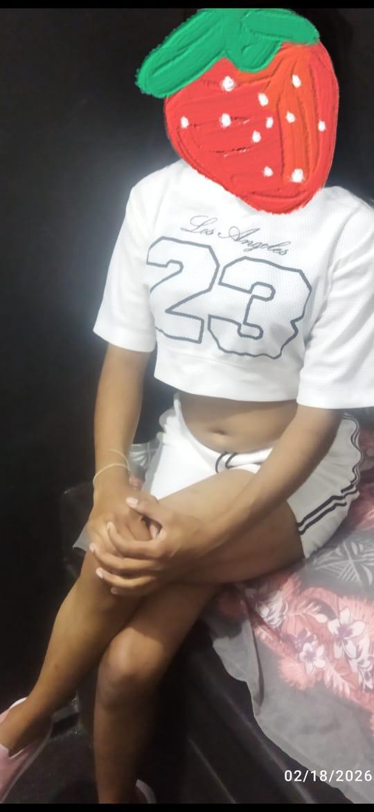 Full service beautiful gril