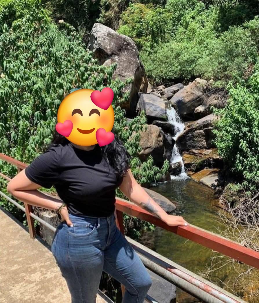 Full Service Beautiful Girl