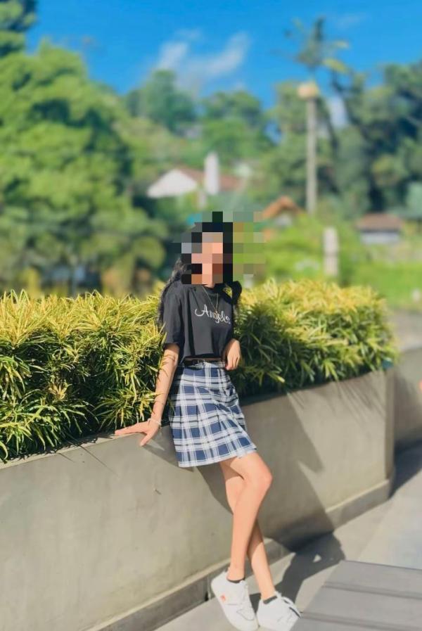 SLIM GIRL 22 YEARS OLD