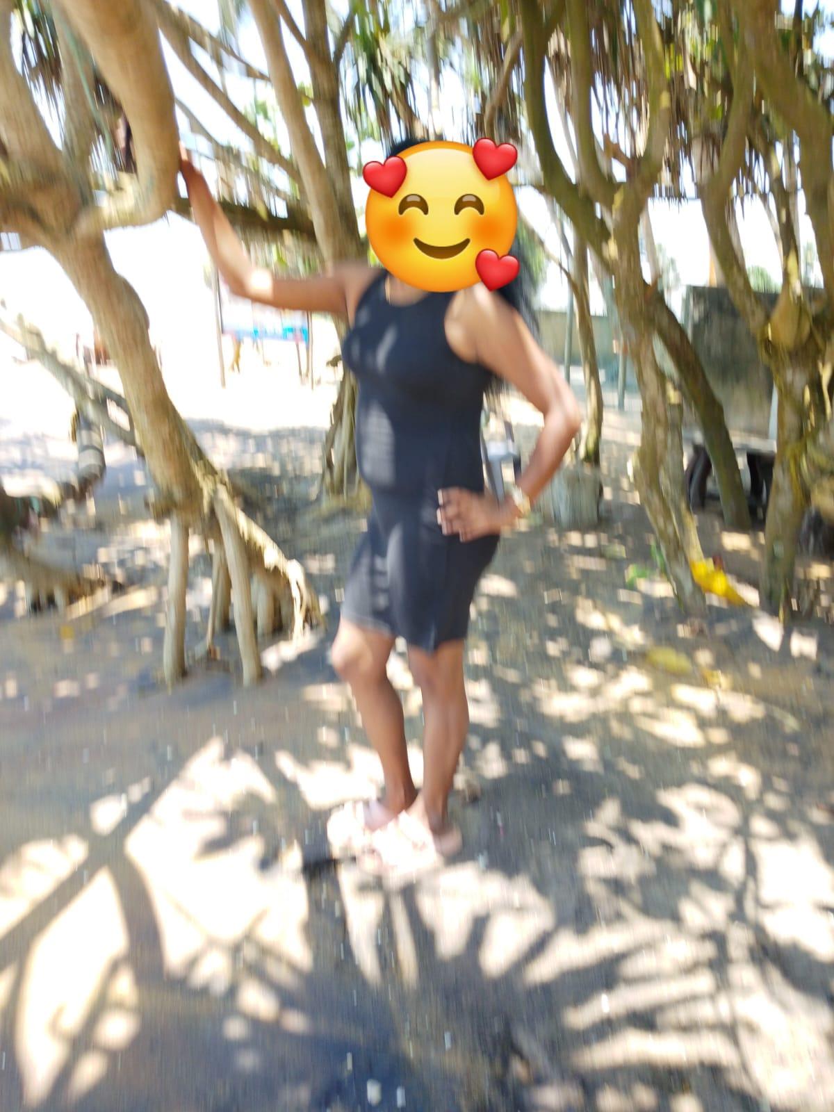 Hi friends, I’m Shani. 25 years. Come & enjoy with life.