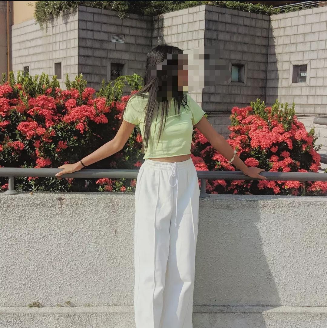 SLIM GIRL 22 YEARS OLD