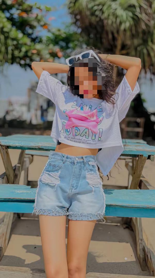 SLIM GIRL 22 YEARS OLD