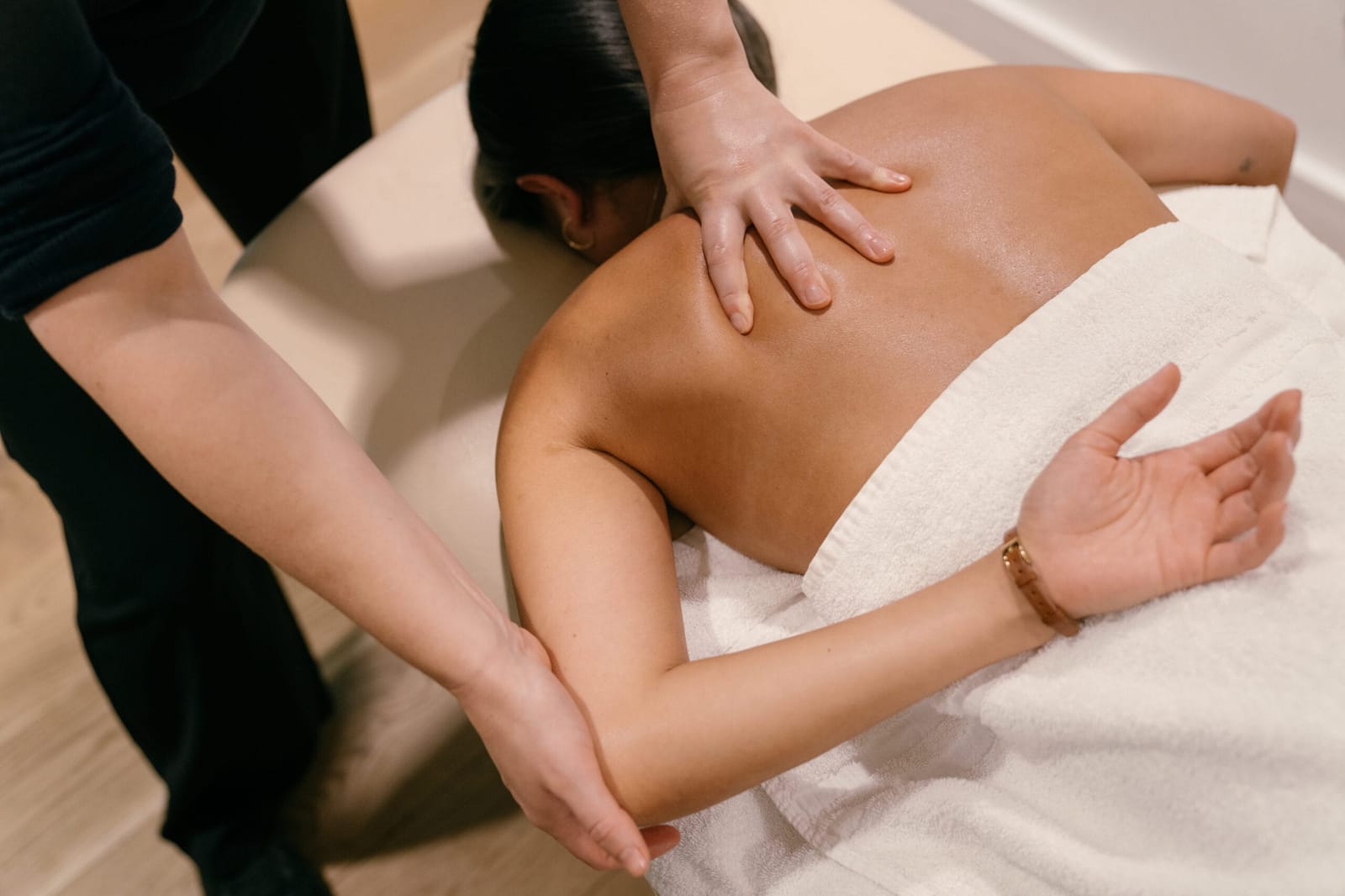 🪷☘️🪻 Professional Massage Services in Colombo – Comfort at Your Doorstep 🪷☘️🪻