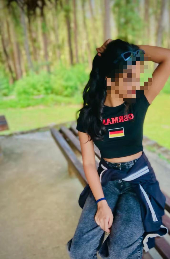 SLIM GIRL 22 YEARS OLD