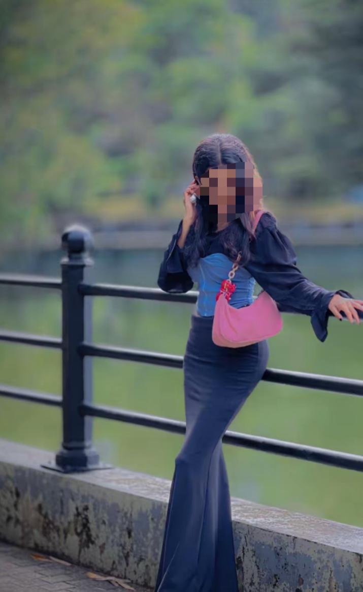 SLIM GIRL 22 YEARS OLD