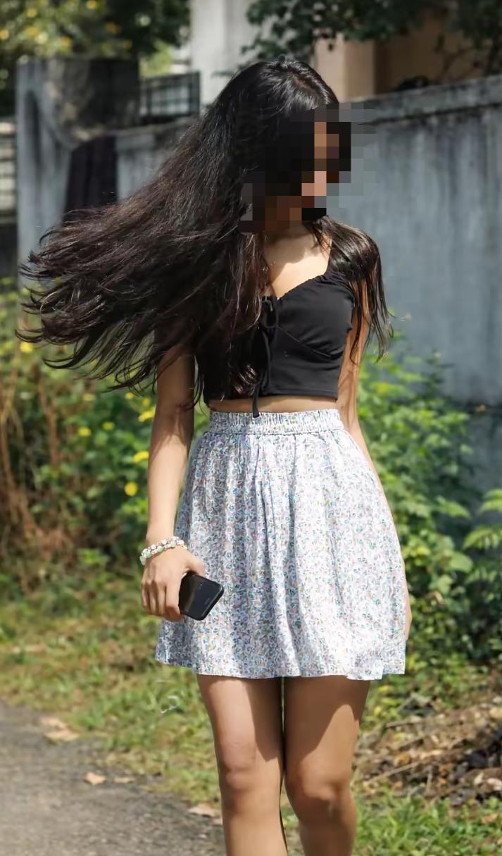 SLIM GIRL 22 YEARS OLD