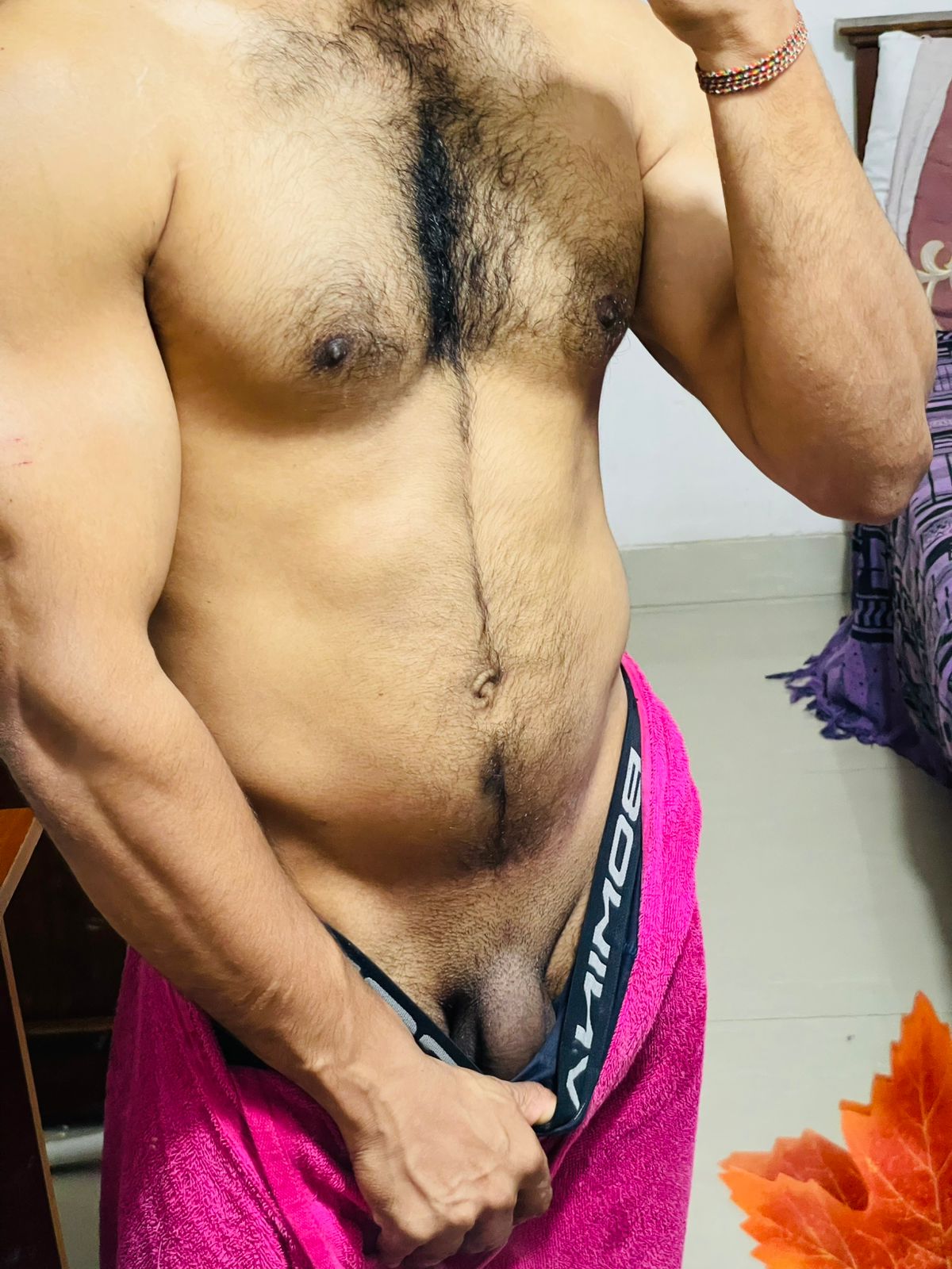 Looking For “Ladies Girls Auntys” Only