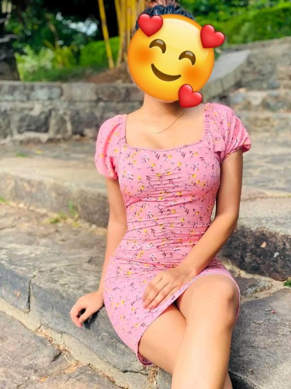 Full Service Beautiful Girl