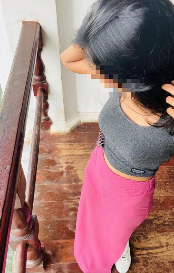 SLIM GIRL 22 YEARS OLD