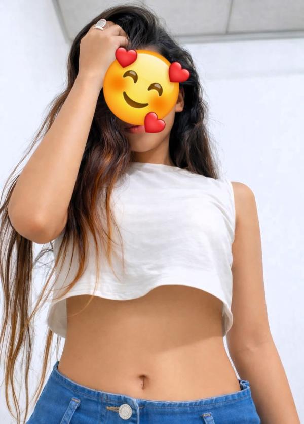 Full Service Beautiful Girl