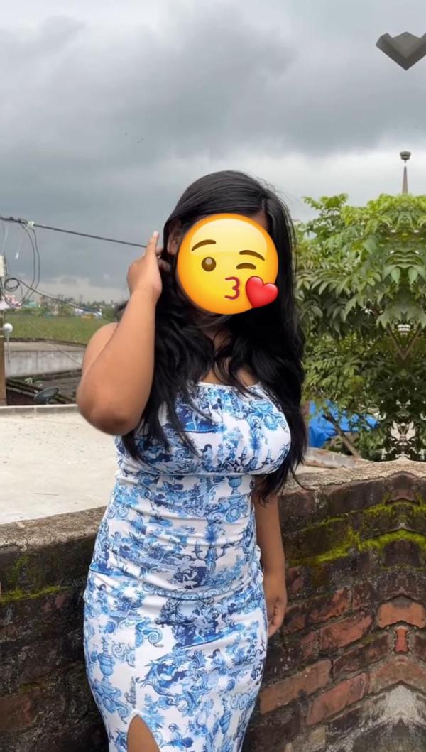 DECENT AND HOT GIRL AT bambalapitiya බම්බලපිටිය