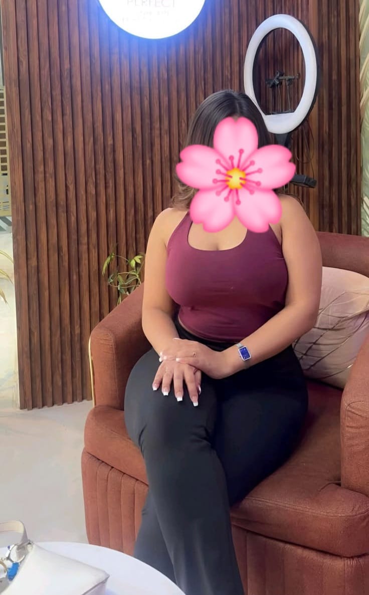 Full Service Young Girl in 👉Wellawatte🤗 8,000/-(Tamil, English,Sinhala,ok)