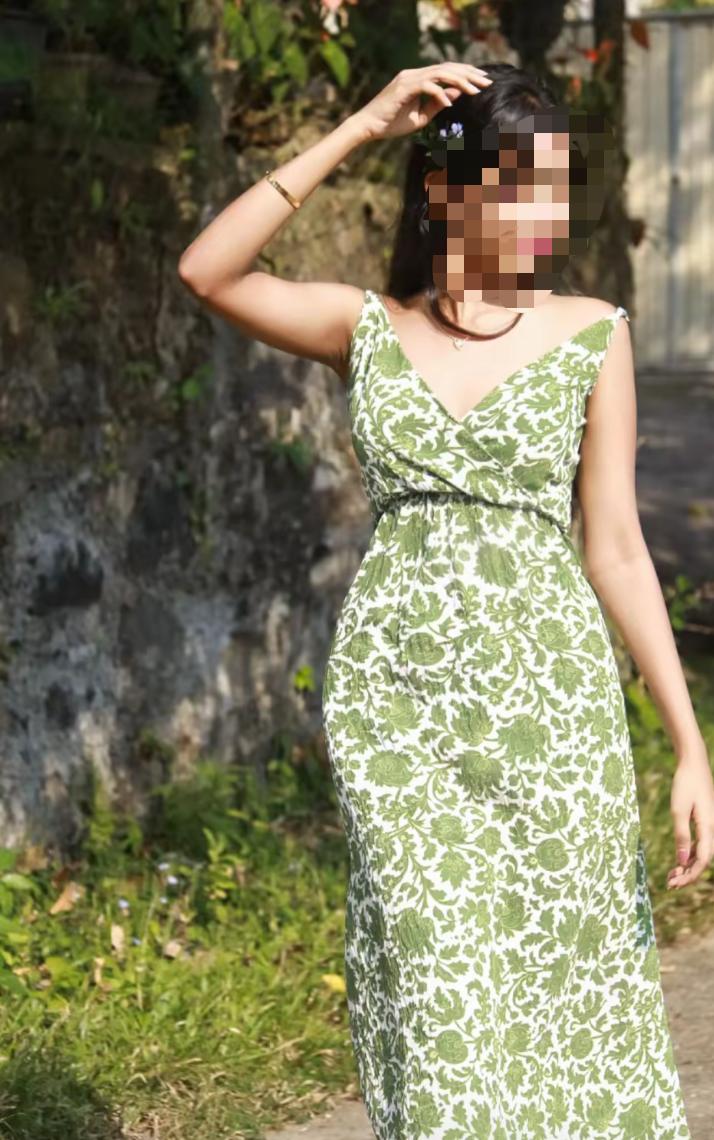 SLIM GIRL 22 YEARS OLD