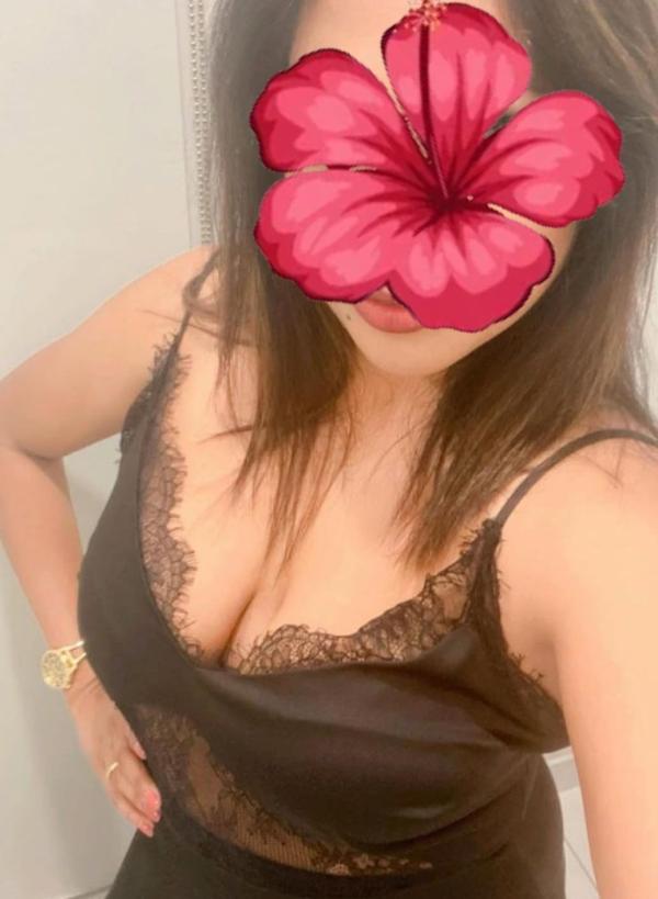 🌸GENUINE CAM GIRL – Midweek Special Offers 🌸 with face shows available