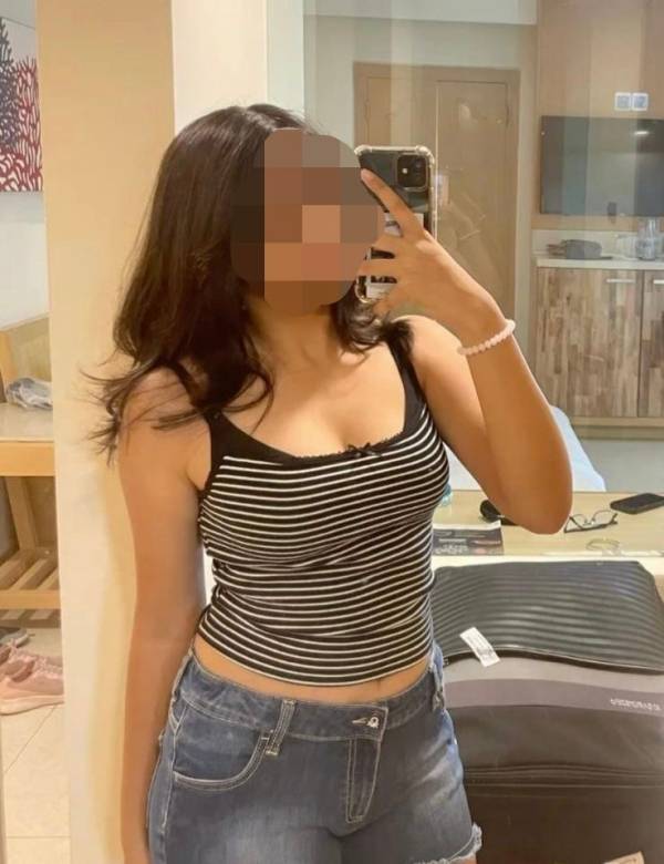 Navinna,delkada,Nugegoda Unmarried slim girl… Without condom suck ok additional pay Full services🌹🌹7000/ 0771451352