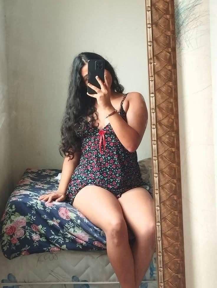 Rs.300/= Beautiful Young Girl VVIP Cam Show Available 💦❤️👑