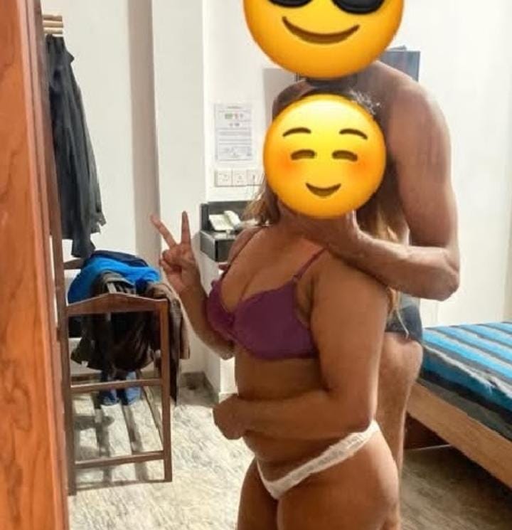 Couple live cam show 🍑