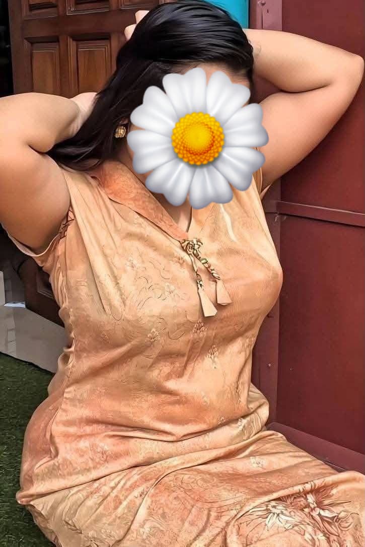 Hot 42 Years Mature Lady – Full Body Massage & More 🔥