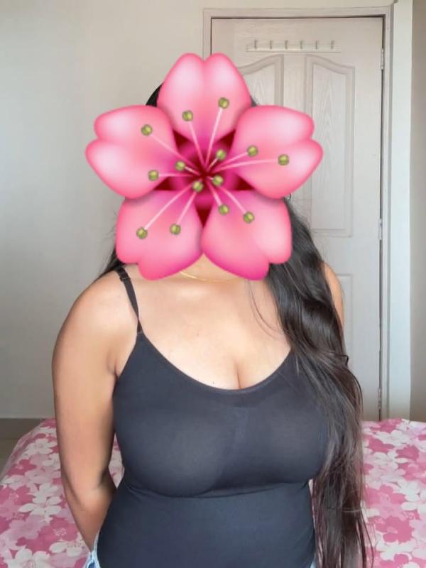 🫦*There* *are* *young* *women* *between* *the* *ages* *of* *19* *and* *27*. 🫣👅