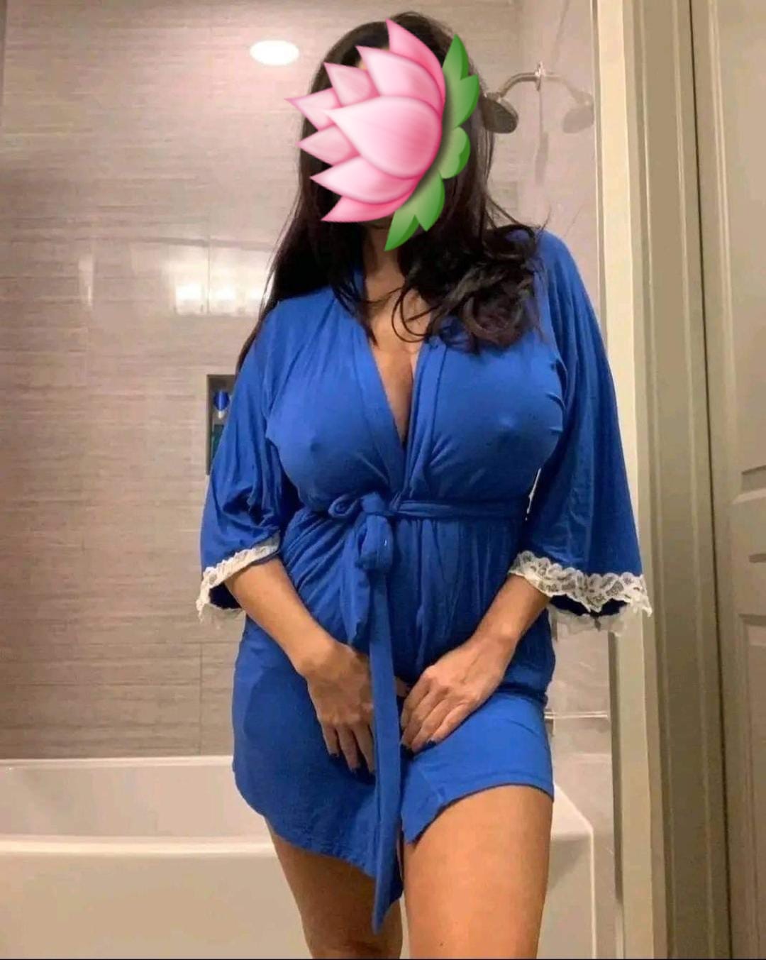 One Shot 1 Shot 8000/= Full Service Available Beautiful Girl Location: නුගේගොඩ / නාවල
