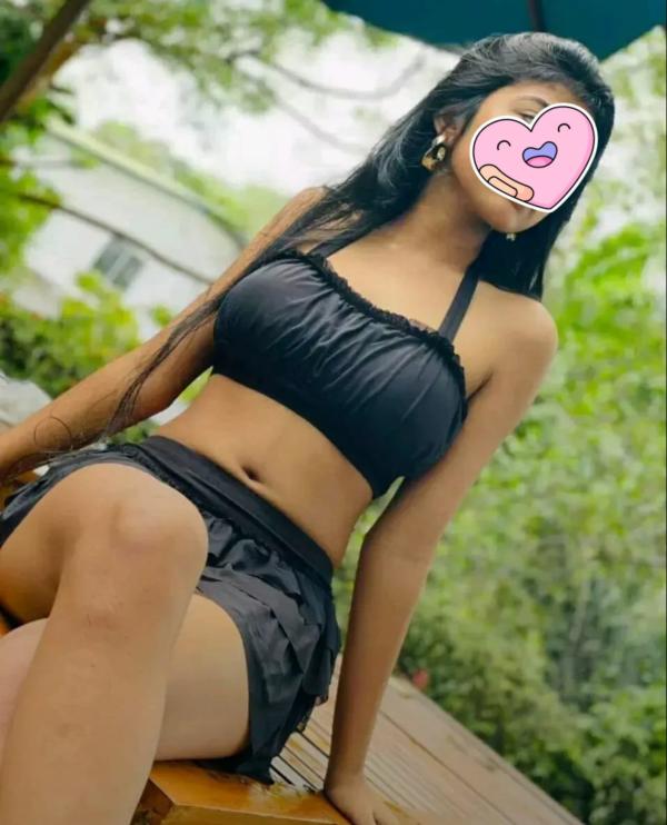 SLIM BOODY WHITE AND SMOOTH SKIN BEEEUTIFUL BOOBS ROSY PUSS BEAUTIFUL FIGURE