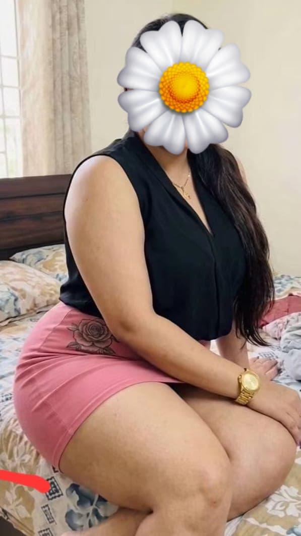 Hot 35 Years Mature Lady 🔥