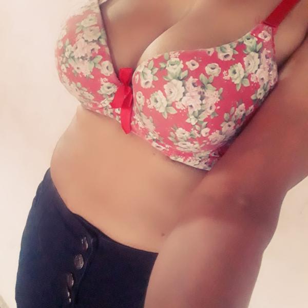 BEAUTIFUL GIRL FULL SERVICE WITH ROOM