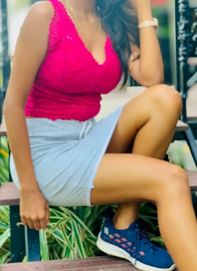 Hot 32 Years Mature Lady 🔥