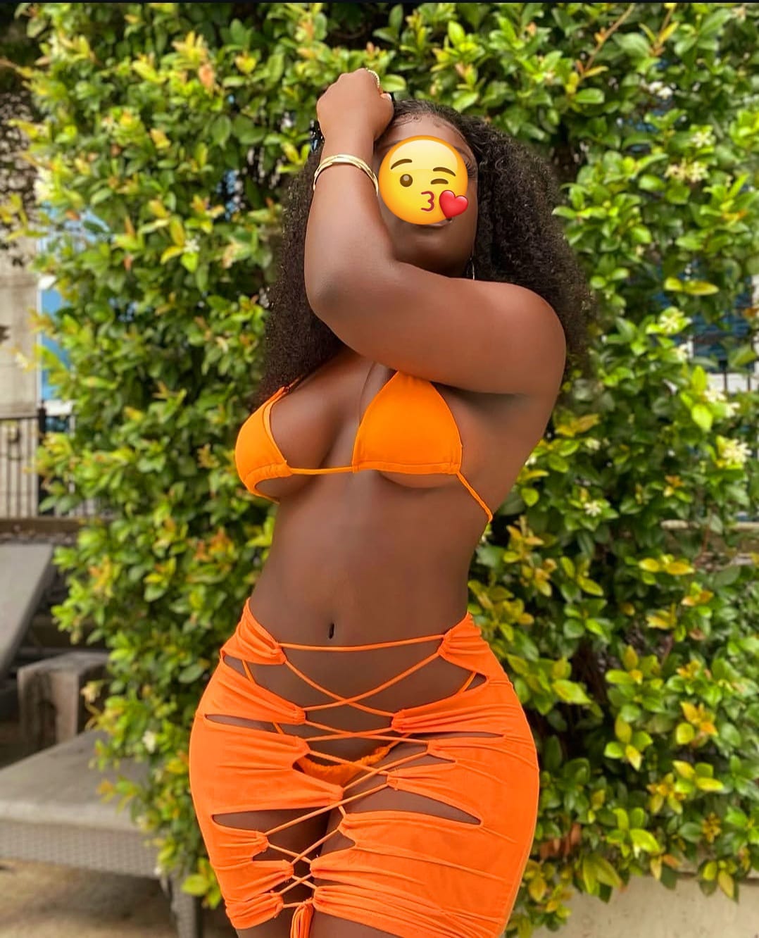 I’m Lola African girl with big boobs and big ass classy and friendly to be around with,Am independent African girl here in colombo