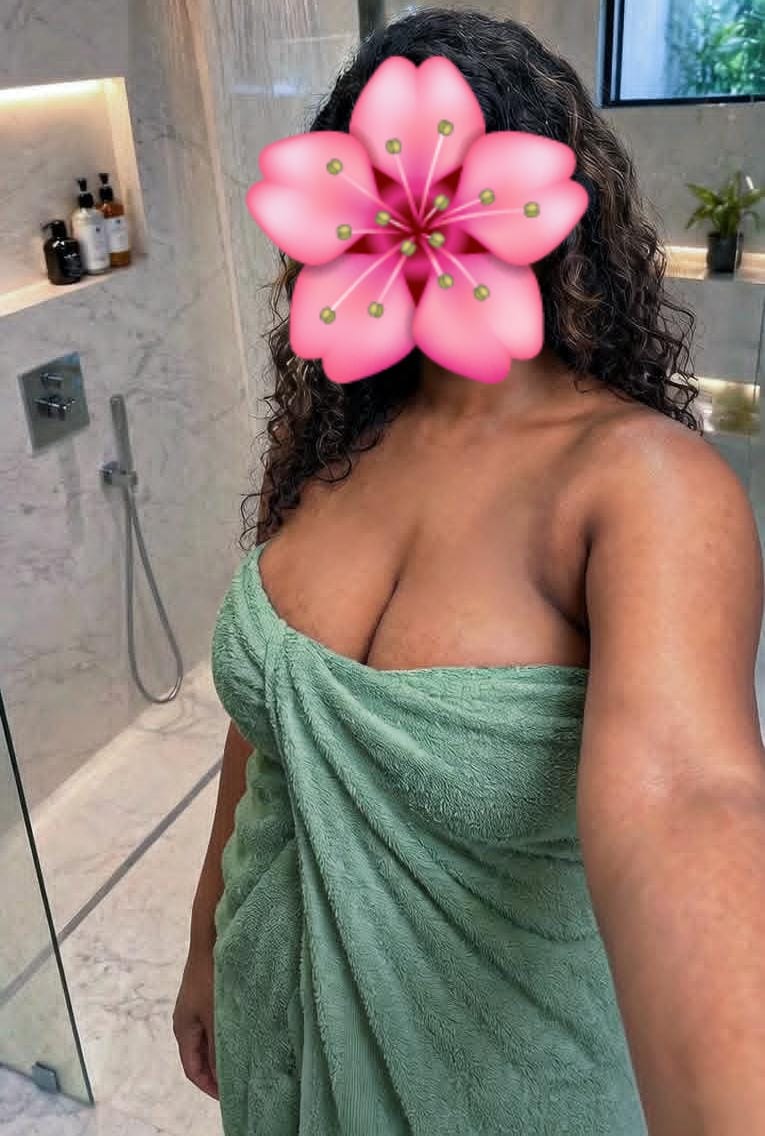 🟢 with face WhatsApp live video call service🥰🎬 Im Tharika 28y hot 🔥💯 girl