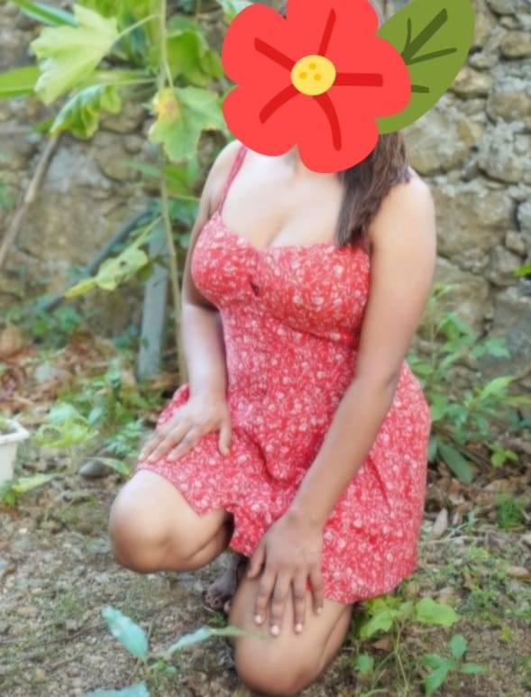 1 Shot 5000/- Full Service තුරුල් වෙලා ආදරෙන් අපි දෙන්නා sex කරමු