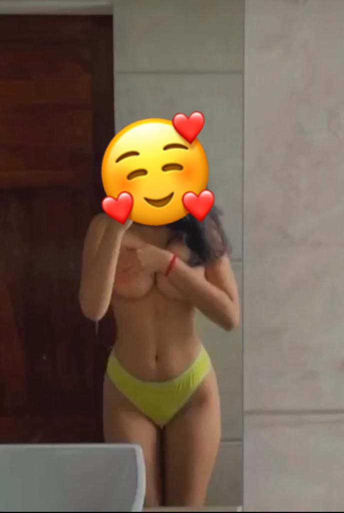 Slim Sexy ඇගක් තියෙන පොඩි කෙල්ලෙක්ගෙන් හොද සැපක් ගමු
