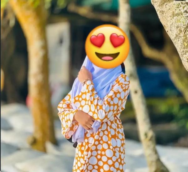 Real Muslim girl 👧 cam show available