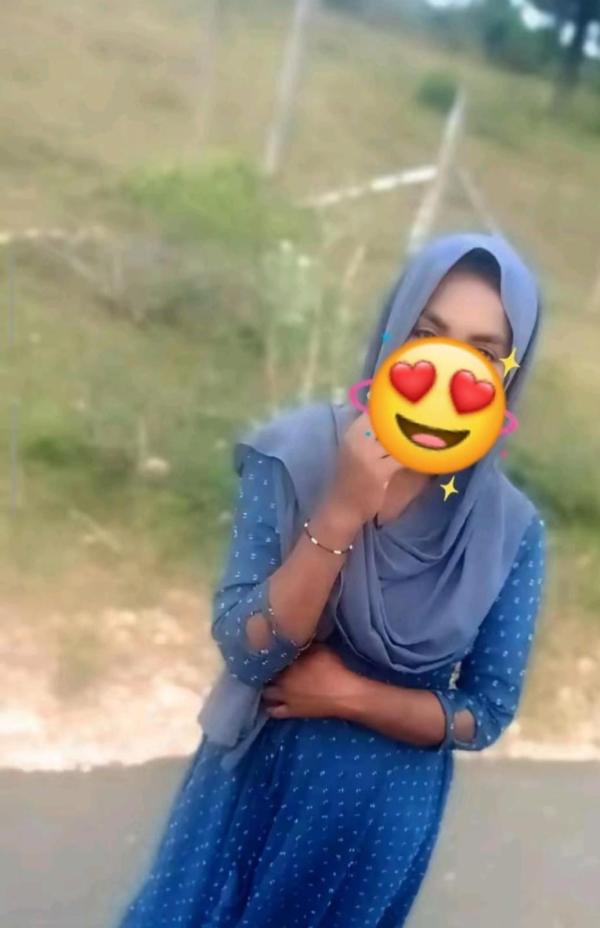 Real Muslim girl 👧 cam show available