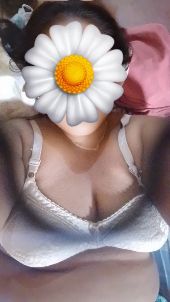 FULL SERVICE WITH BEAUTIFUL GIRLS