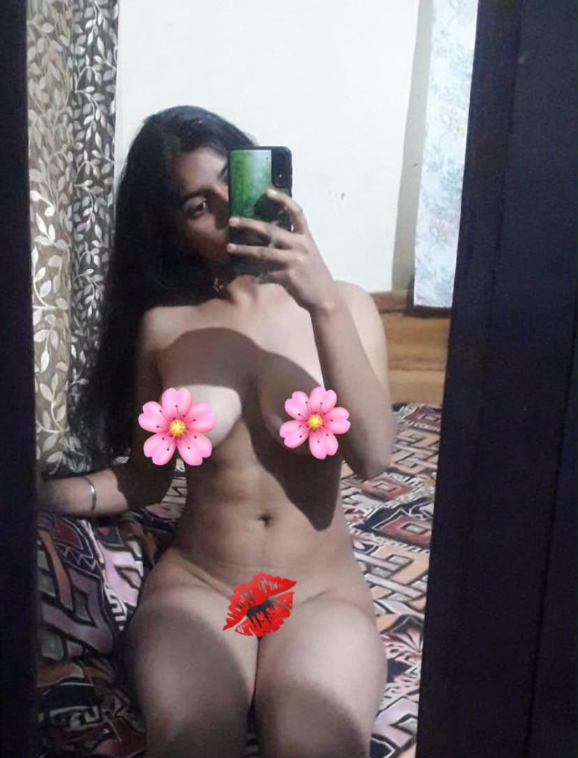 beautiful Whit skin girl 🤍😘