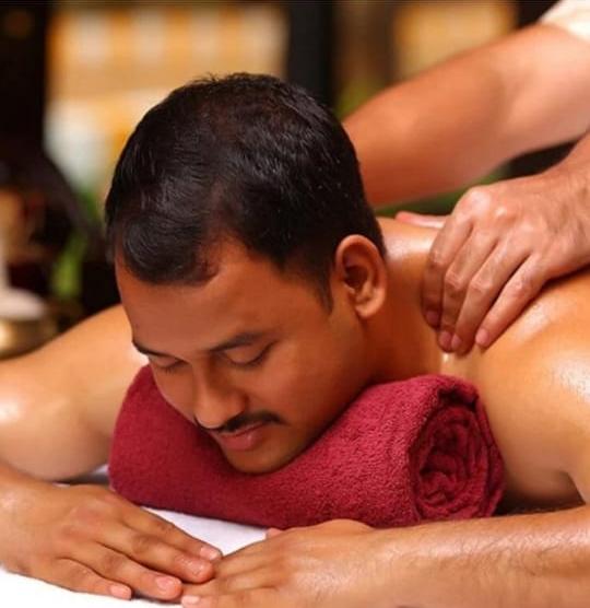 විඩාබර ඔබේ ගත සිත නිවා සනසා ගන්නට පලපුරුදු පුහුණුව ලත් තෙරපිවරියක විසින් සිදුකරන Relaxing treetment.පිරිසිදු සුවපහසු ආරක්ශිත ස්ථානයකදී.(SPA / Hotel room නොවේ)